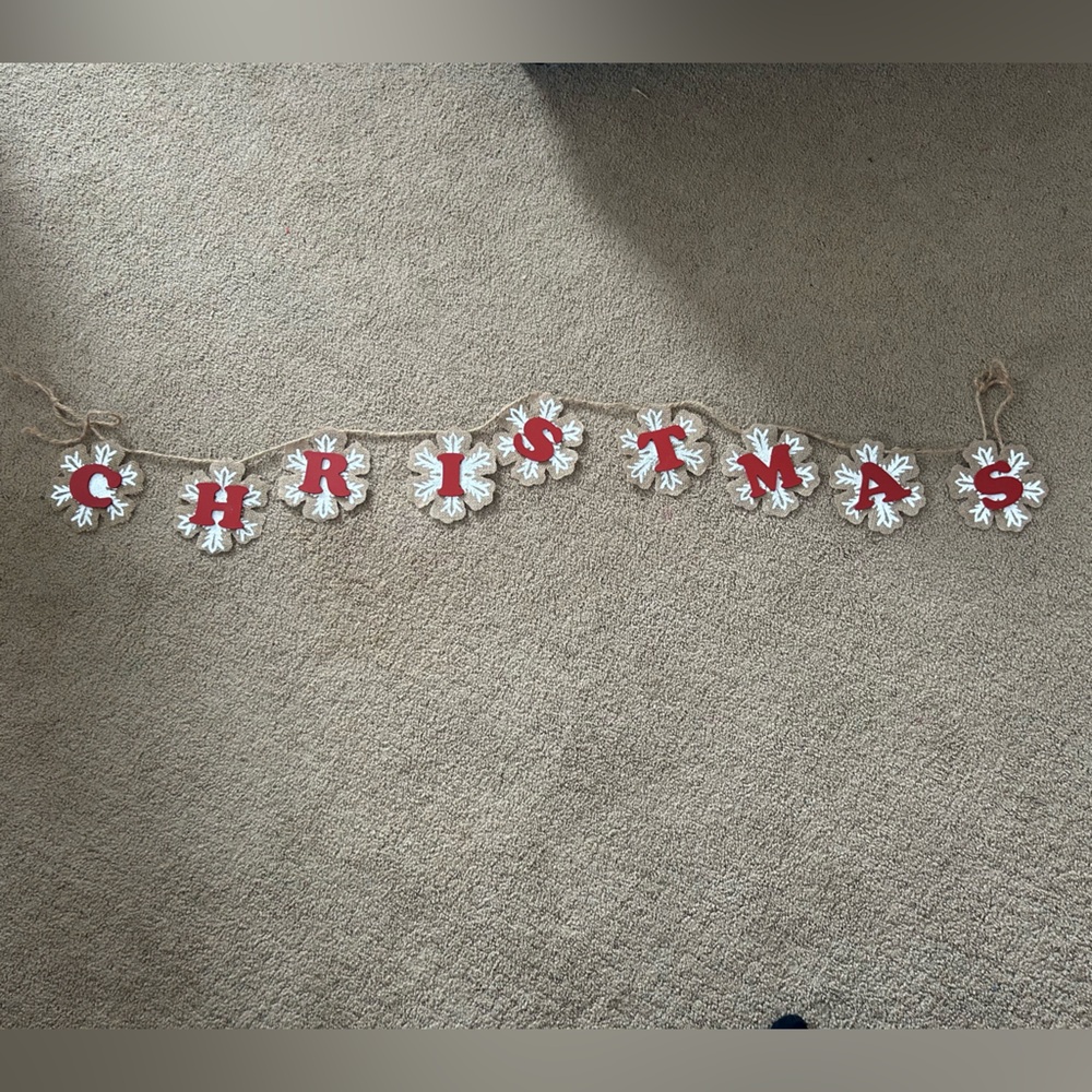 Kirklands Red and White Christmas Garland